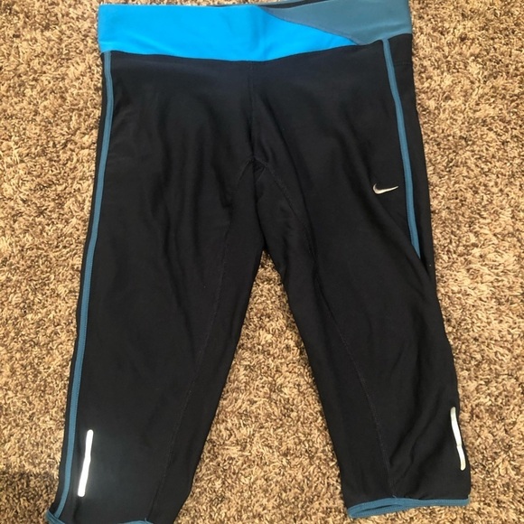 Nike Pants - Nike cropped leggings